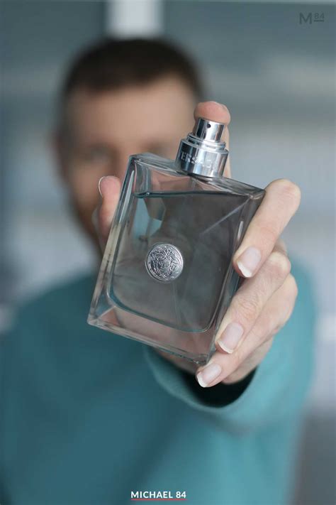 does versace l homme smell good|Versace pour homme top notes.